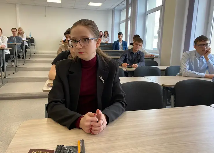 Красноярские школьники могут "выиграть" проходной балл в любой вуз России