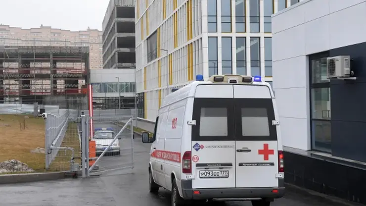 В Красноярске из окна 10 этажа выпала 53-летняя женщина